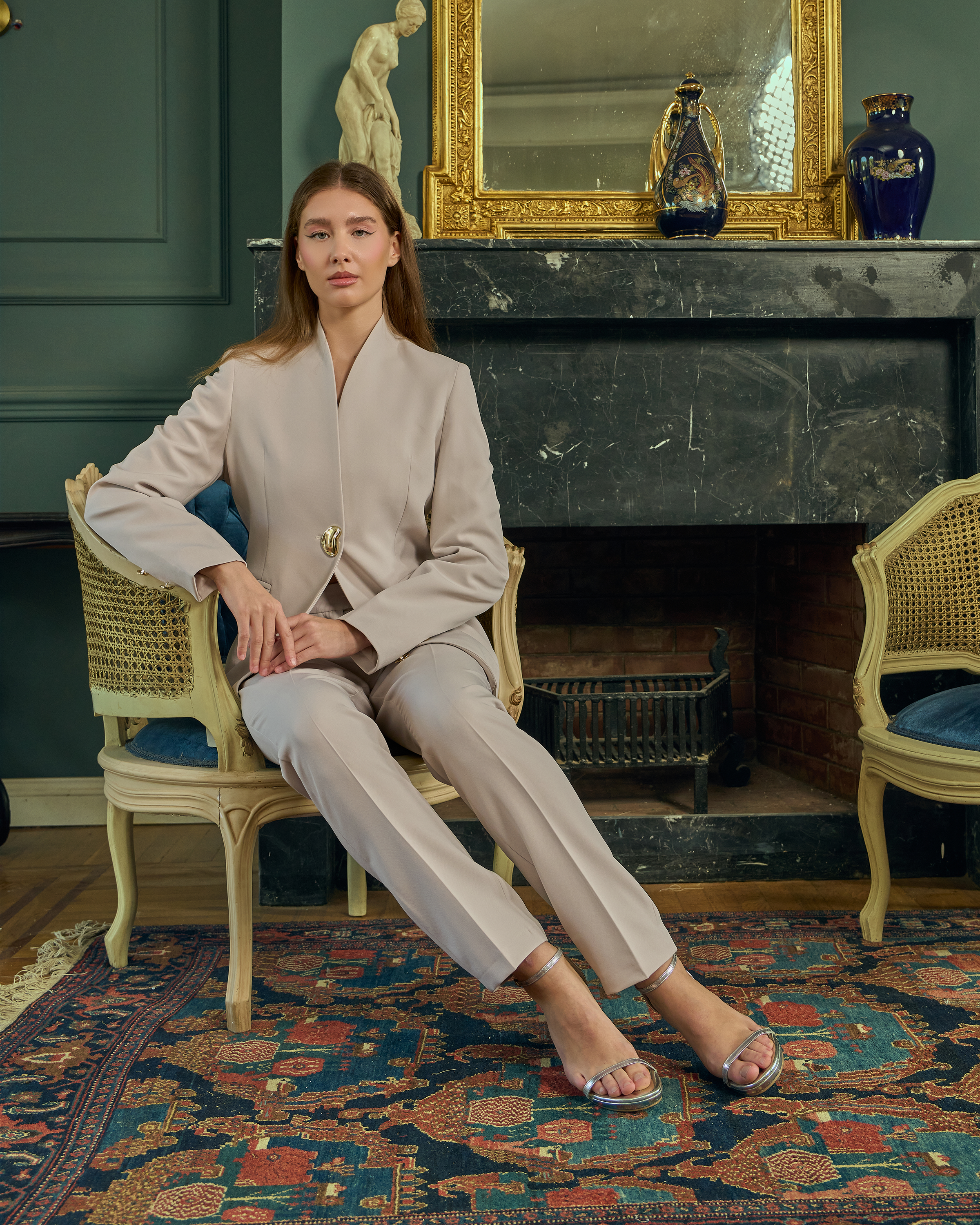 Sleek Mandarin-Style Collar Tailored Suit Set — 9