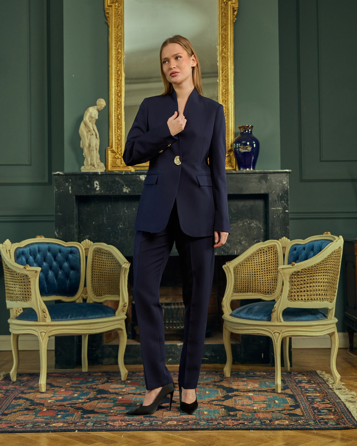 Sleek Mandarin-Style Collar Tailored Suit Set