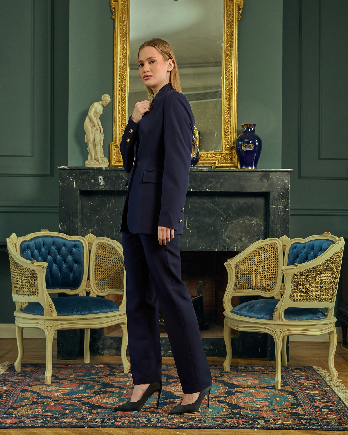 Sleek Mandarin-Style Collar Tailored Suit Set